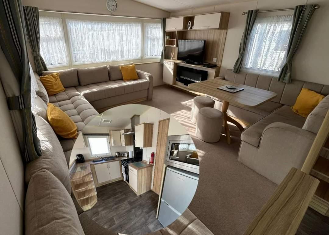 Spacious And Modern - 134 Unity Unity Centrally Located 6 Birth 2 Pets Free Camping *
